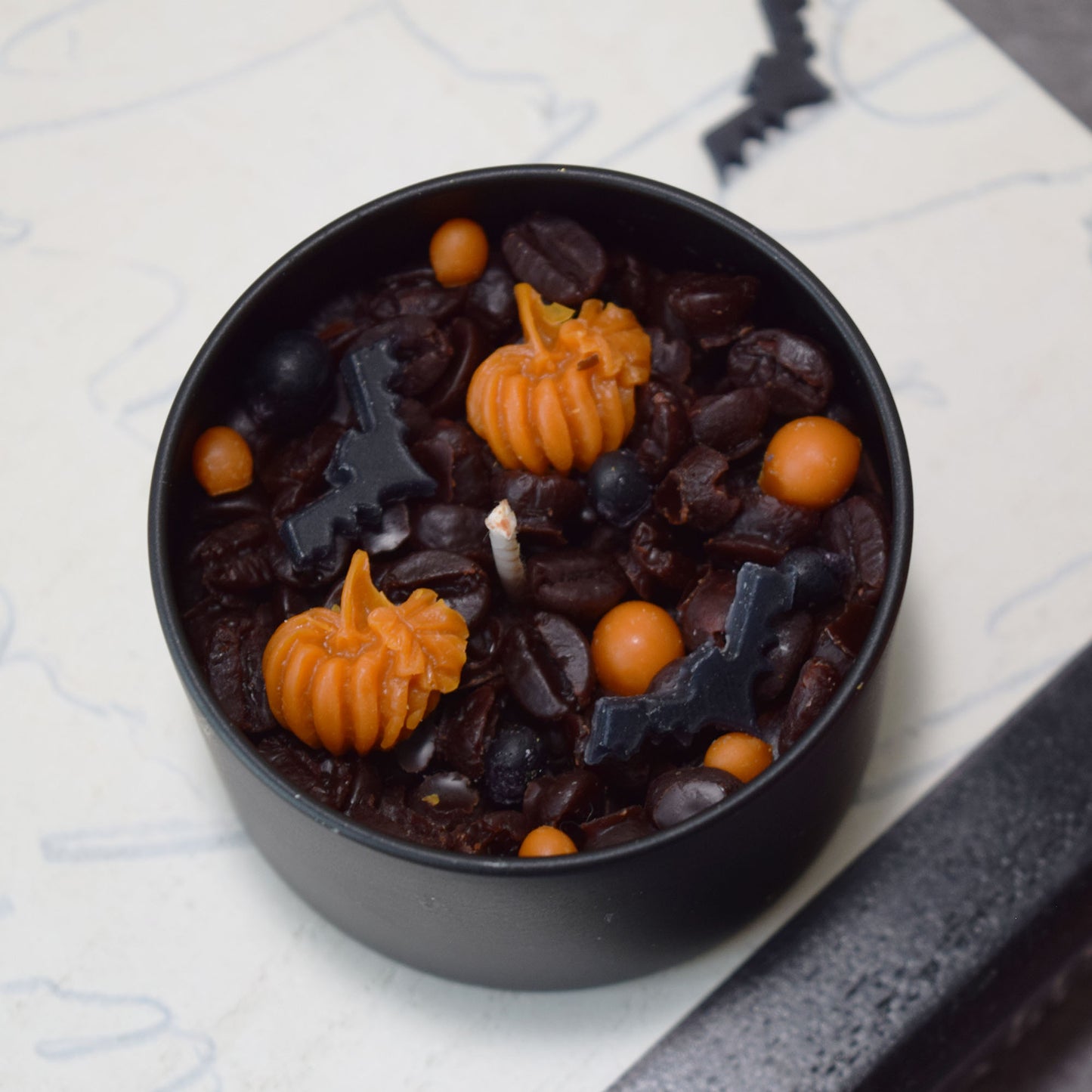 Halloween Coffee Candle with Pumpkins and Bats – Handmade Coffee Bean Candle, Spooky Fall Candle Decor, Witchy Halloween Gift