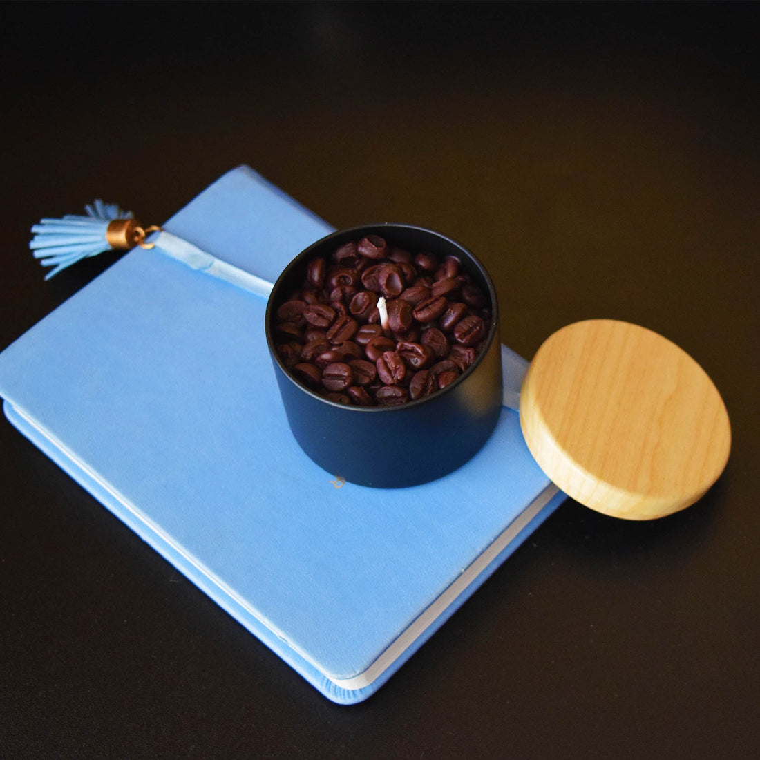 ☕ Coffee Candles: The Perfect Blend of Warmth, Aroma, and Style