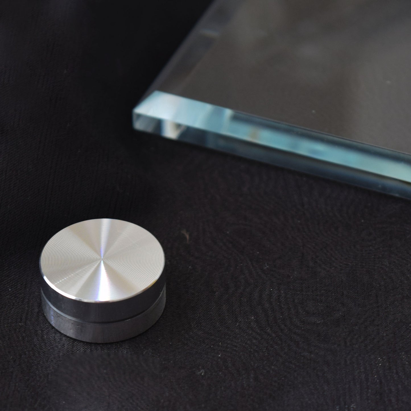 Rotating Crystal Cube — A Personalized Keepsake for Every Special Moment