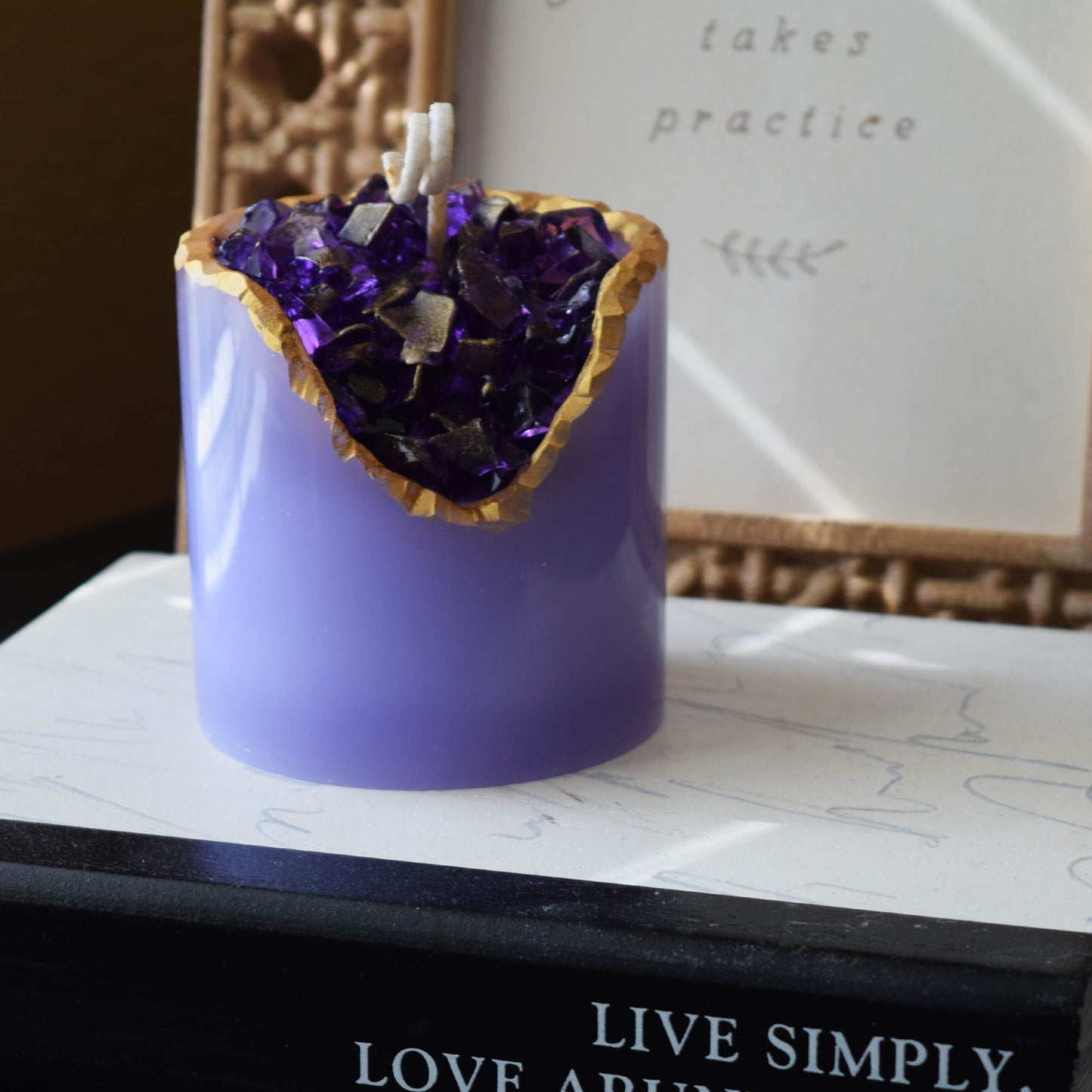 Halloween Amethyst Geode Candle – Crystal Soy Wax Candle for Spooky Self-Care Gift