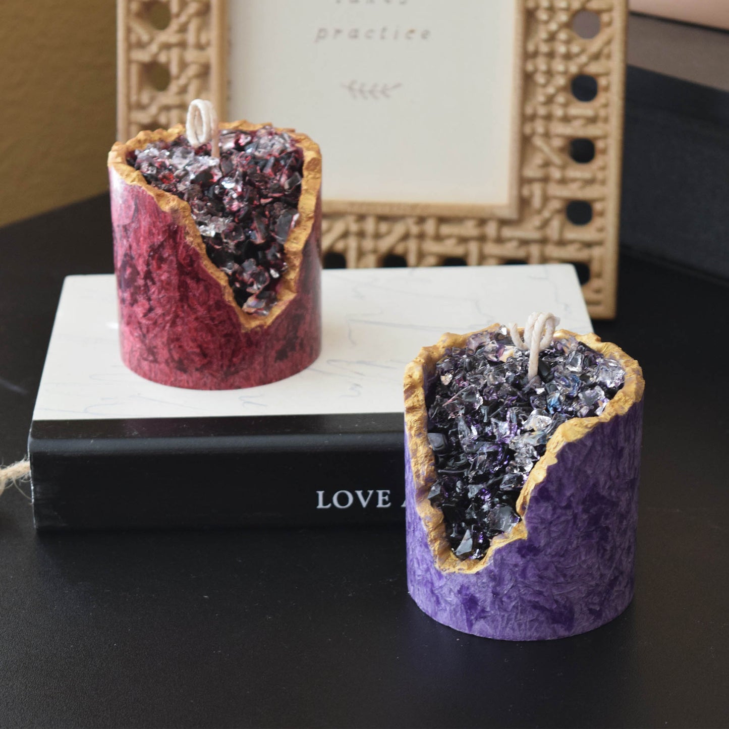 Halloween Crystal Geode Candle – Amethyst Waterfall Candle, Gothic Self‑Care Gift, Spooky Home Decor