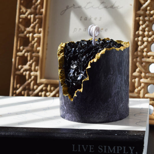 Black Crystal Geode Candle – Halloween Gothic Candle with Skulls, Spooky Luxury Home Decor