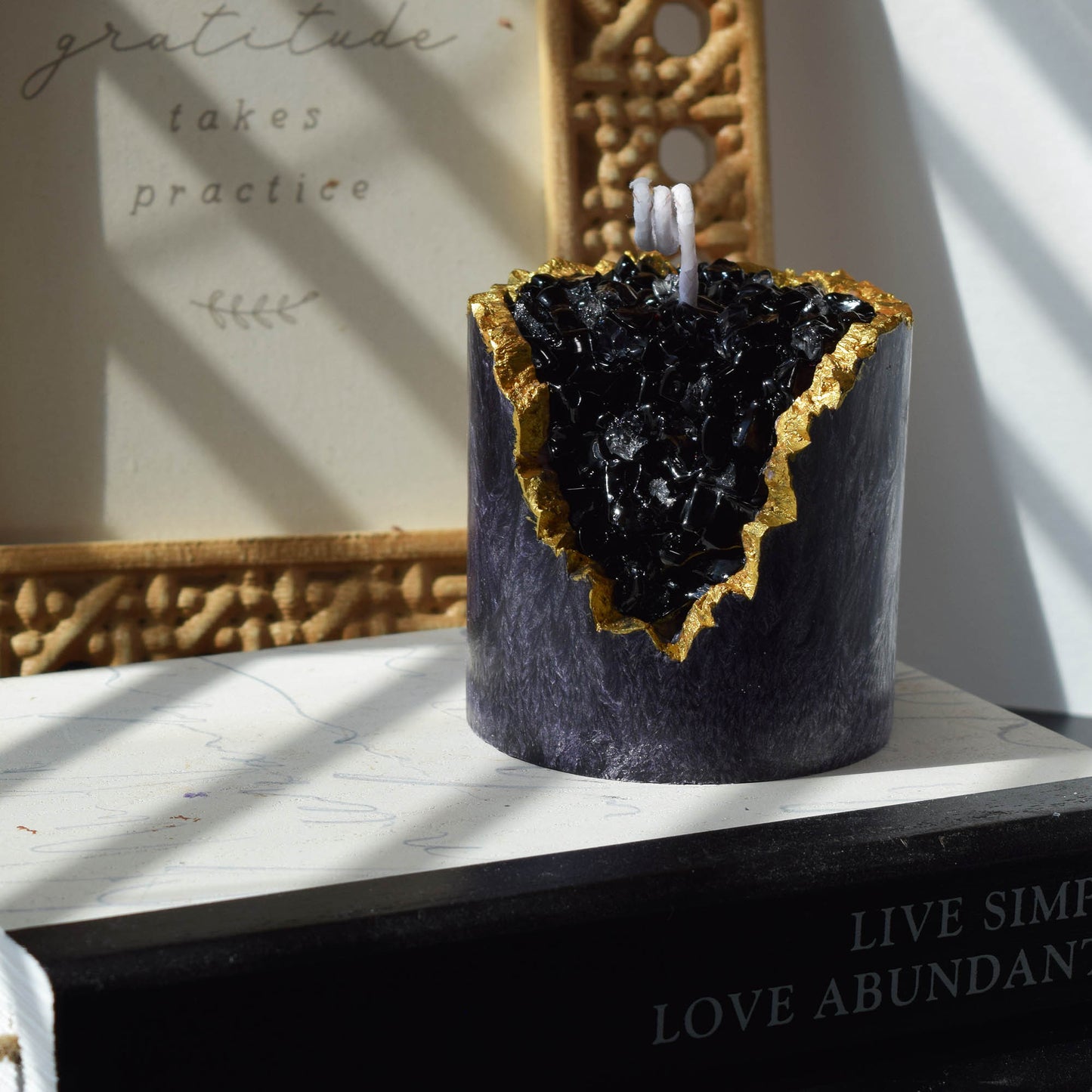Black Crystal Geode Candle – Halloween Gothic Candle with Skulls, Spooky Luxury Home Decor