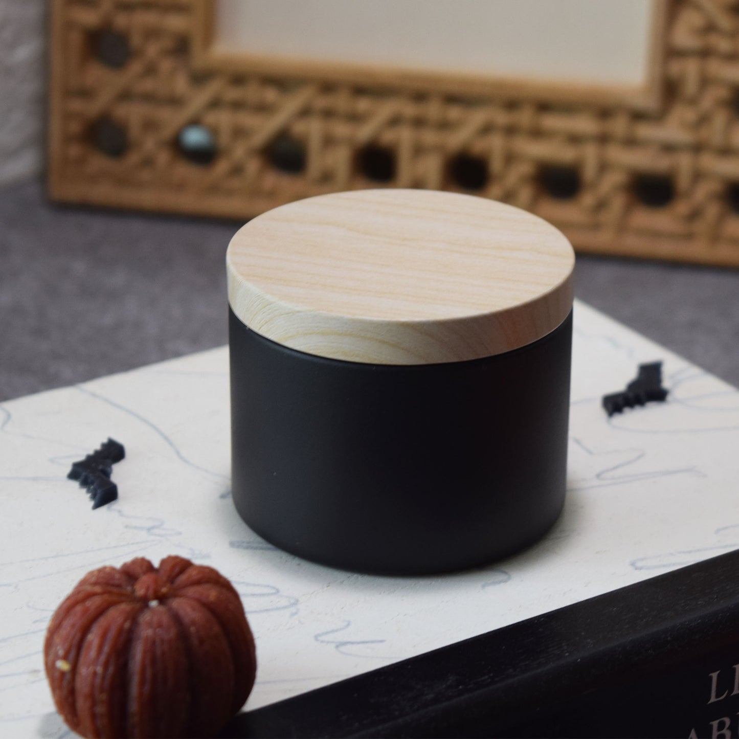 Halloween Coffee Candle with Pumpkins and Bats – Handmade Coffee Bean Candle, Spooky Fall Candle Decor, Witchy Halloween Gift